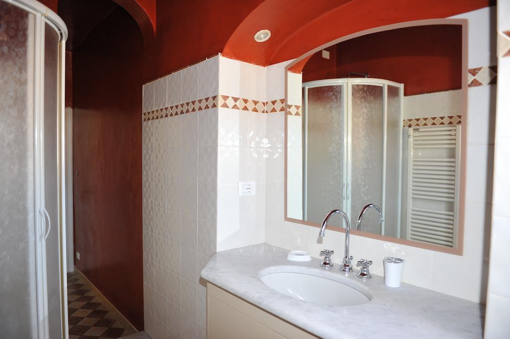 At Home Bed And Breakfast Λούκα Δωμάτιο φωτογραφία