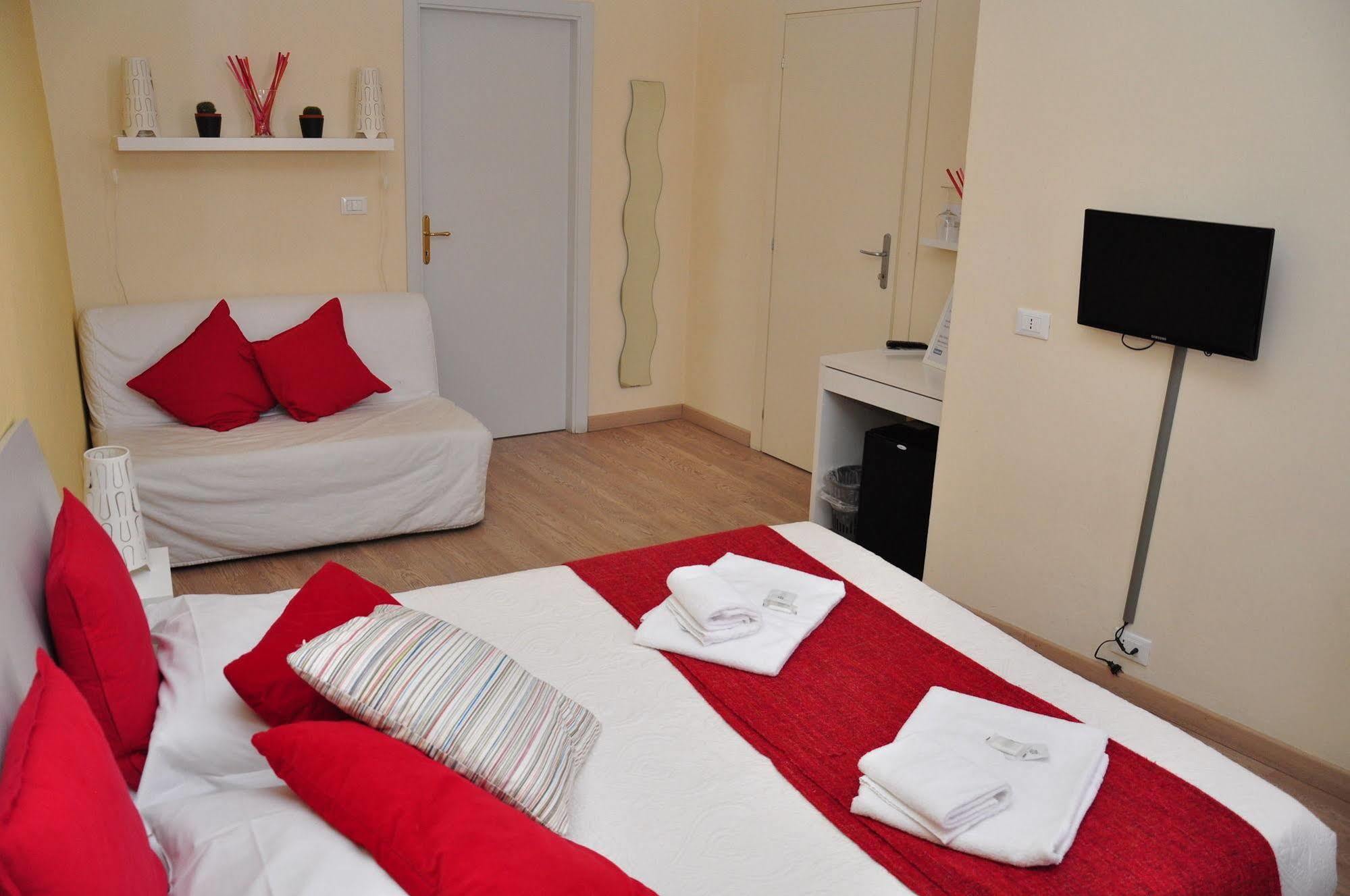At Home Bed And Breakfast Λούκα Εξωτερικό φωτογραφία