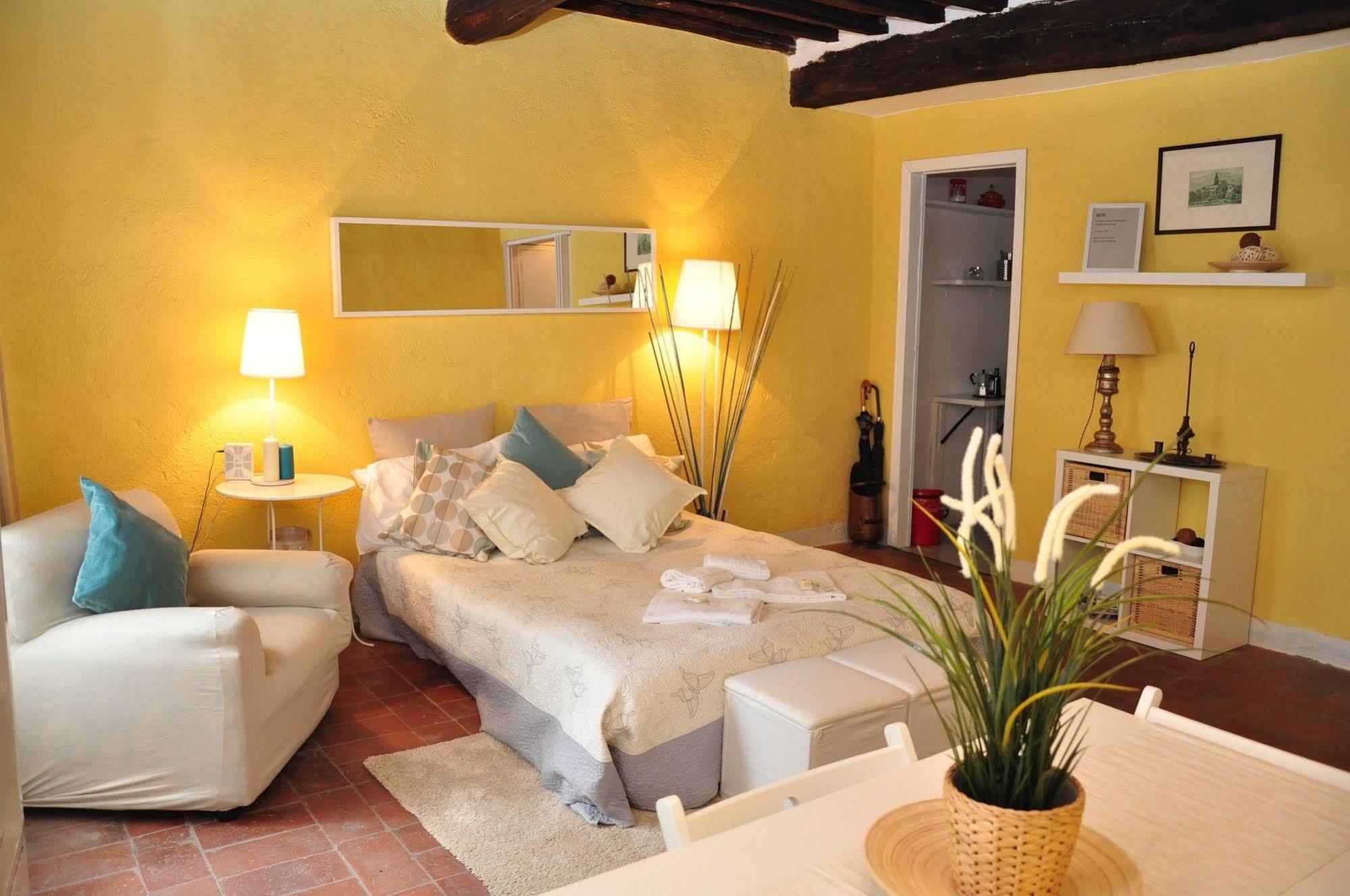At Home Bed And Breakfast Λούκα Εξωτερικό φωτογραφία
