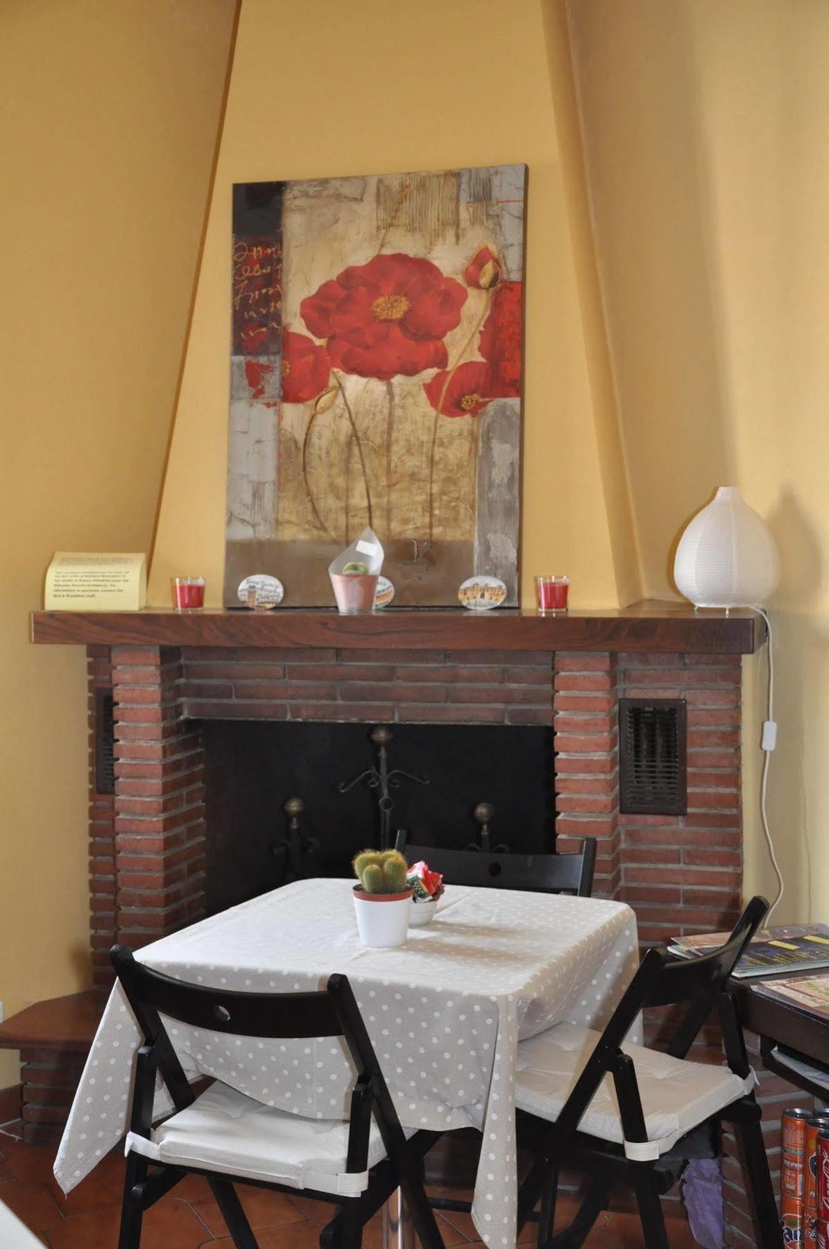 At Home Bed And Breakfast Λούκα Εξωτερικό φωτογραφία