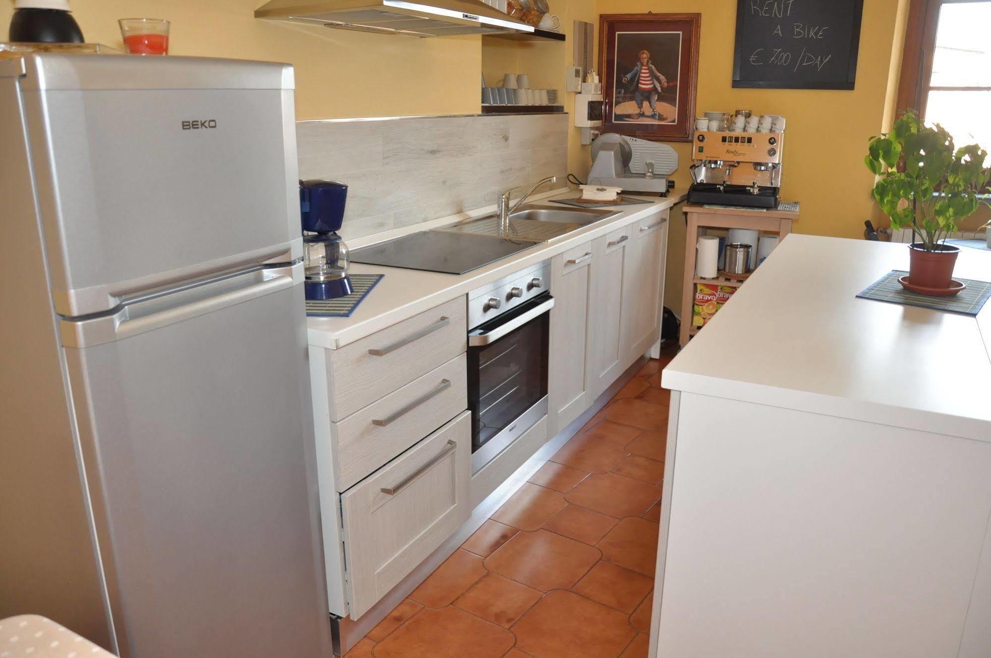 At Home Bed And Breakfast Λούκα Εξωτερικό φωτογραφία