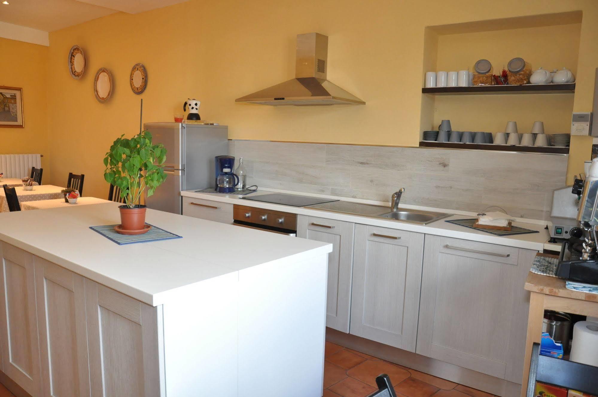 At Home Bed And Breakfast Λούκα Εξωτερικό φωτογραφία